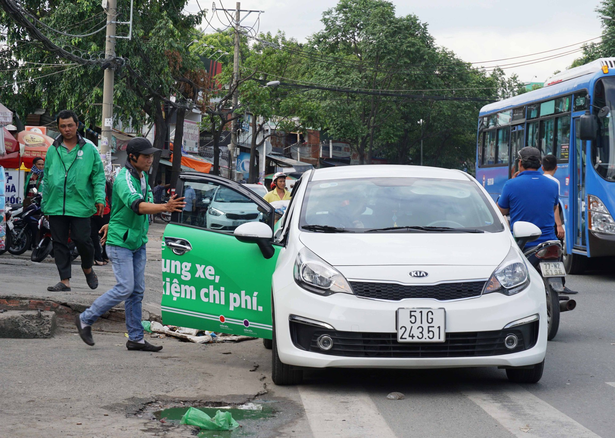 Điều gì xảy ra sau khi Uber về tay Grab?