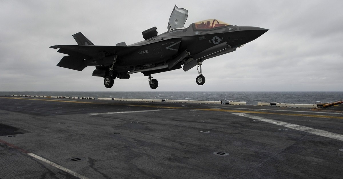 Ông Trump bị hối thúc bán chiến đấu cơ F-35 cho Đài Loan