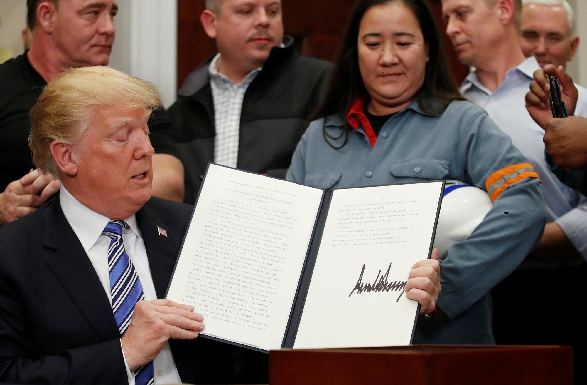 Lỗi không chỉ ở ông Trump