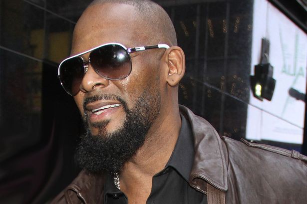 Sao ca nhạc R Kelly lại bị tố lạm dụng tình dục