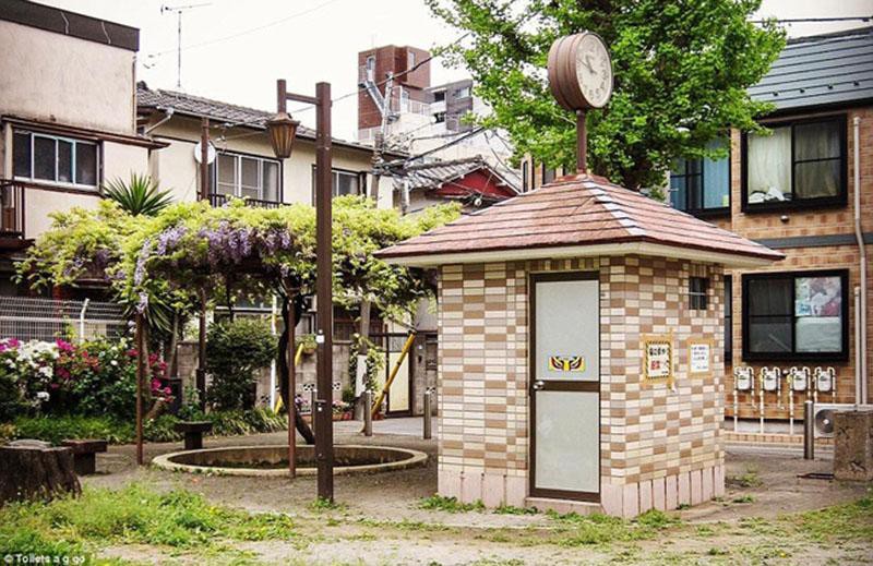 Nhật Bản: Toilet công cộng thôi mà, sao đẹp dữ vậy? - Ảnh 13.