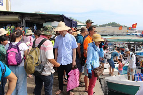 Bán tour, núp bóng rước khách Trung Quốc