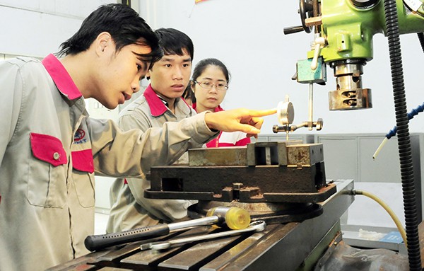 Xuất khẩu cử nhân: Có giải quyết được tình trạng thất nghiệp?