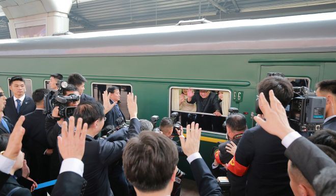 Đằng sau nụ cười của ông Kim Jong-un