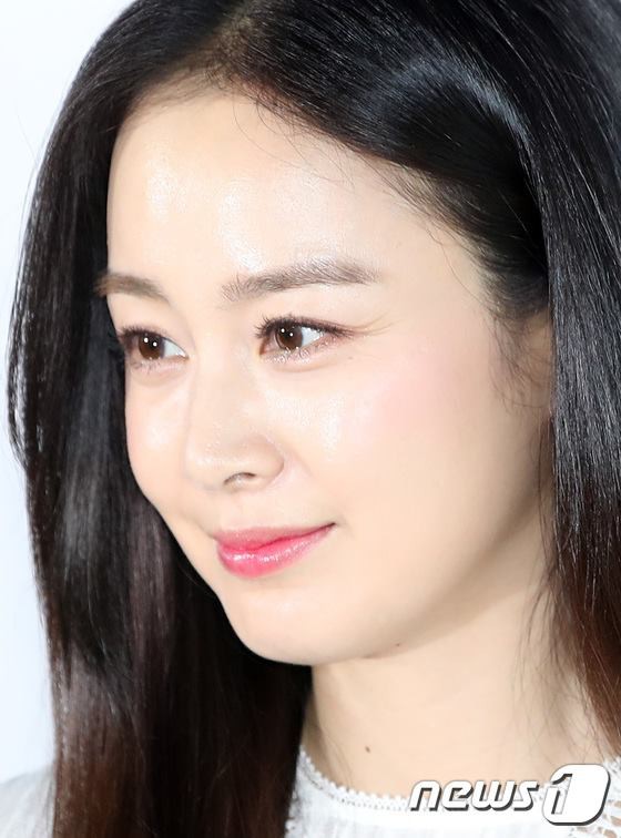 5 th&aacute;ng sau sinh, Kim Tae Hee xuất hiện vẫn xinh ngất ng&acirc;y - Ảnh 7.