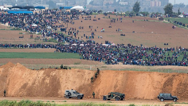 Đụng độ đẫm máu ở Dải Gaza, hơn 1.000 người thương vong