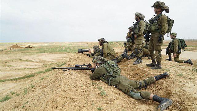 Đụng độ đẫm m&aacute;u ở Dải Gaza, hơn 1.000 người thương vong - Ảnh 3.