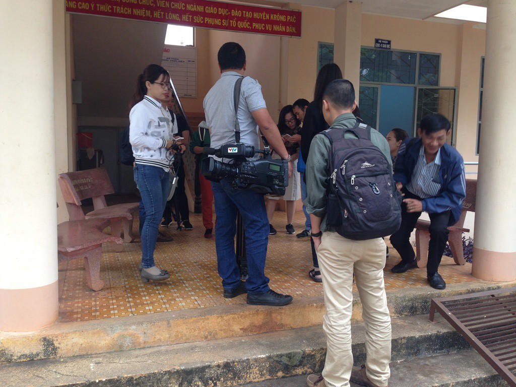 Vụ dôi dư hơn 500 giáo viên: Cục Nhà giáo họp "kín" với huyện