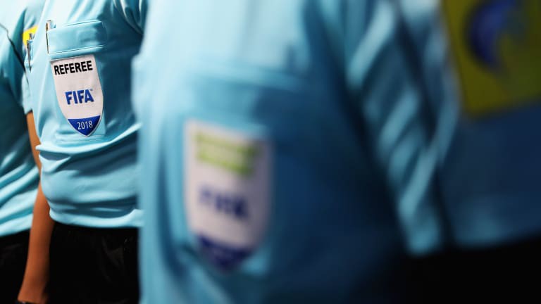 World Cup lần đầu sau 80 năm sạch b&oacute;ng trọng t&agrave;i Anh - Ảnh 1.
