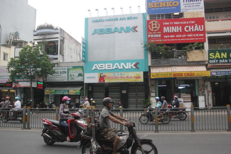 TP HCM: Đã khoanh vùng 2 tên cướp ngân hàng ở quận Tân Phú