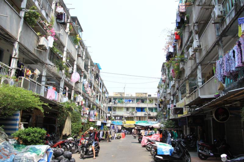 Hồi hộp ở chung cư, ký túc xá