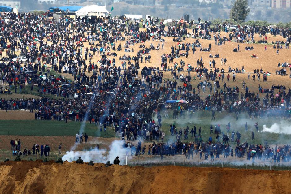 Ng&agrave;y đẫm m&aacute;u ở Gaza, Israel kh&ocirc;ng ngần ngại bắn đạn thật - Ảnh 4.