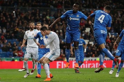 Ronaldo bỏ lỡ hat-trick, Real Madrid hạ đồ tể Getafe - Ảnh 2.