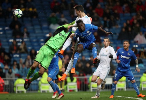 Ronaldo bỏ lỡ hat-trick, Real Madrid hạ "đồ tể" Getafe