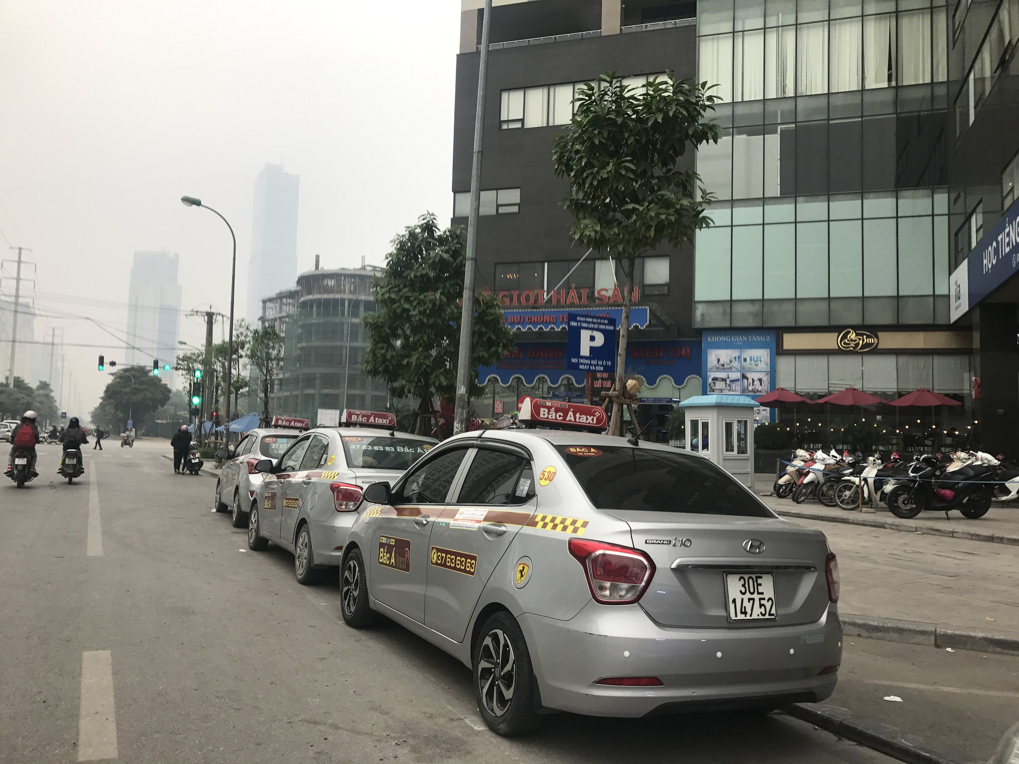 "Tuýt còi" quy định cấm dịch vụ đi xe chung