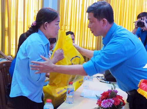 Dang rộng "Vòng tay yêu thương"