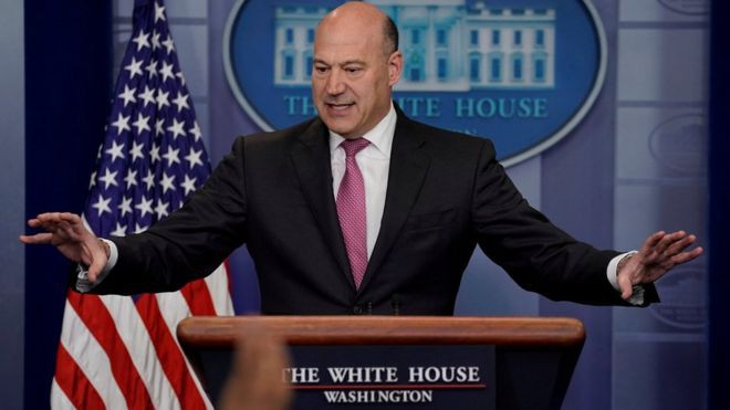 Cố vấn kinh tế của ông Trump từ chức, thị trường lo điềm chẳng lành