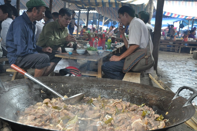 4 m&oacute;n ăn tr&ocirc;ng th&igrave; &ldquo;gh&ecirc;&rdquo; nhưng ngon trứ danh ở Việt Nam - Ảnh 4.