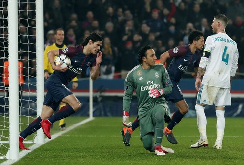 Khán đài Paris rực lửa, PSG vẫn thua Real Madrid