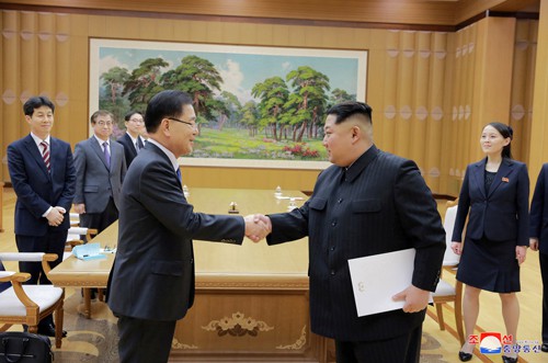 &Ocirc;ng Kim Jong-un g&acirc;y bất ngờ - Ảnh 1.
