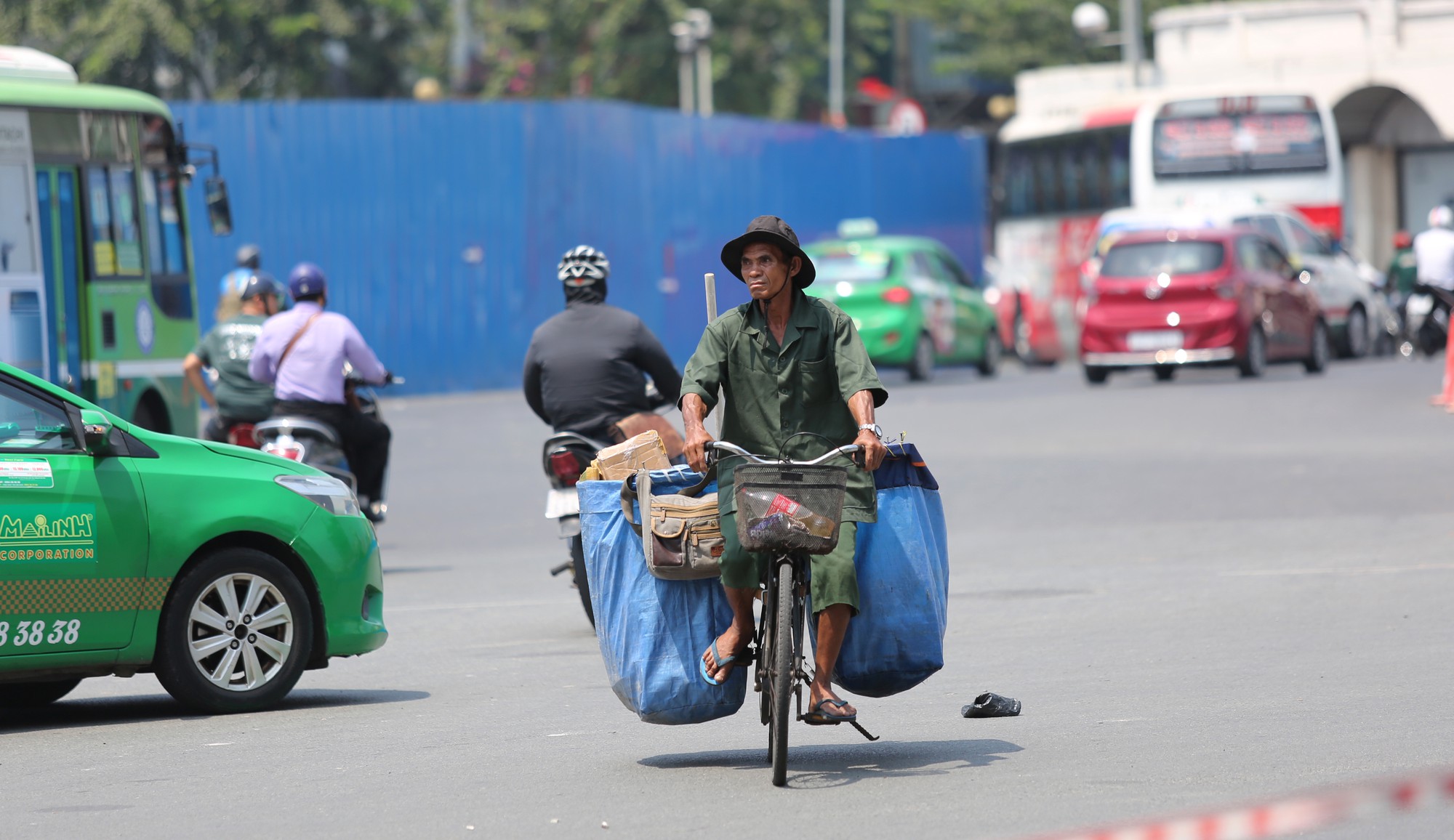 Nhiệt độ ở S&agrave;i G&ograve;n l&ecirc;n đến 39 độ C, k&eacute;o d&agrave;i đến th&aacute;ng 5 - Ảnh 4.