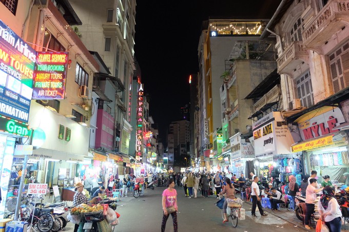 S&agrave;i G&ograve;n đ&acirc;u chỉ c&oacute; phố T&acirc;y, c&ograve;n cả phố M&atilde; Lai - Ảnh 1.