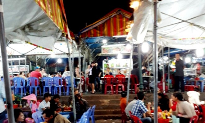 Đình chỉ quán ăn đánh du khách ngất xỉu tại chợ đêm Đà Lạt
