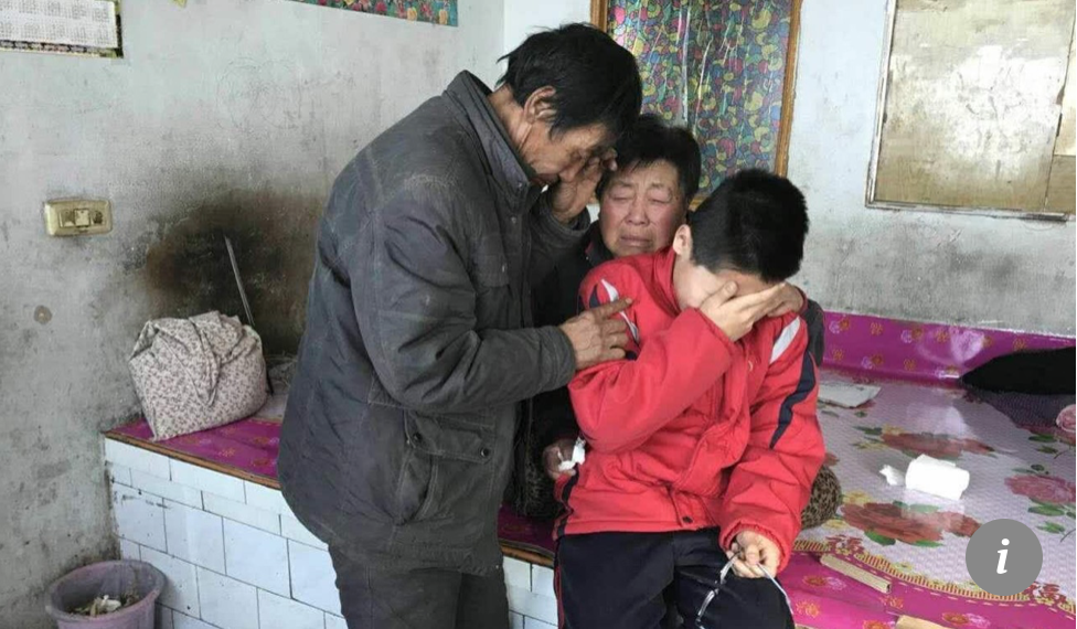 Cậu b&eacute; 10 tuổi quyết kh&ocirc;ng để mẹ chết - Ảnh 2.