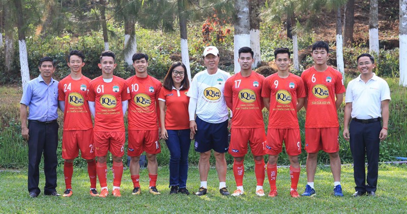 U23 Việt Nam v&agrave; gia đ&igrave;nh nhận đủ qu&agrave; từ nh&agrave; t&agrave;i trợ dinh dưỡng - Ảnh 3.