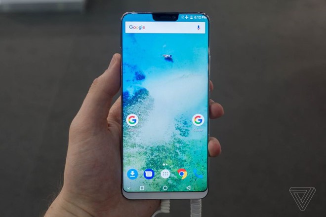 Đua nhau bắt chước iPhone X: Đánh đổi danh dự để tìm sự sống - Ảnh 2.