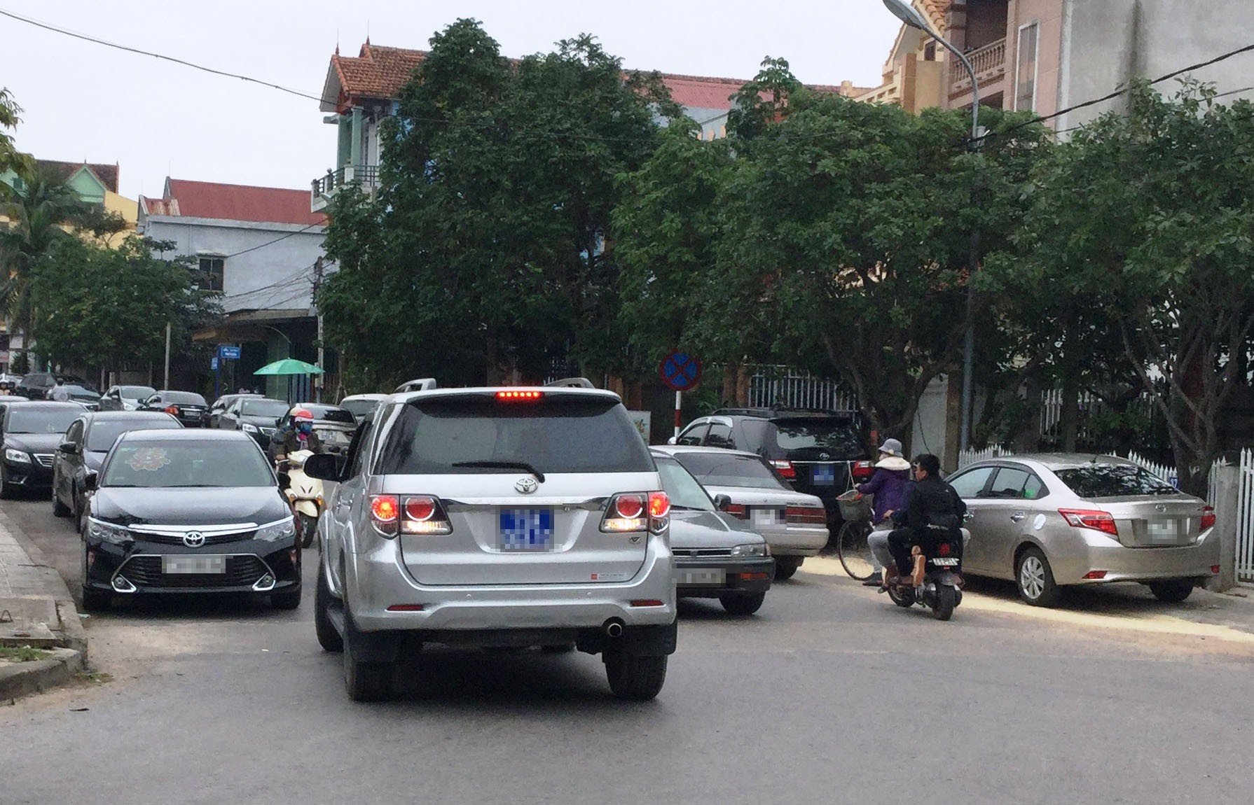 Siết xe công: Mỗi nơi một kiểu