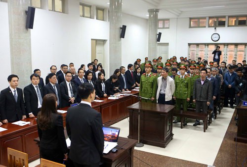 Tuyên phạt bị cáo Đinh La Thăng 13 năm tù