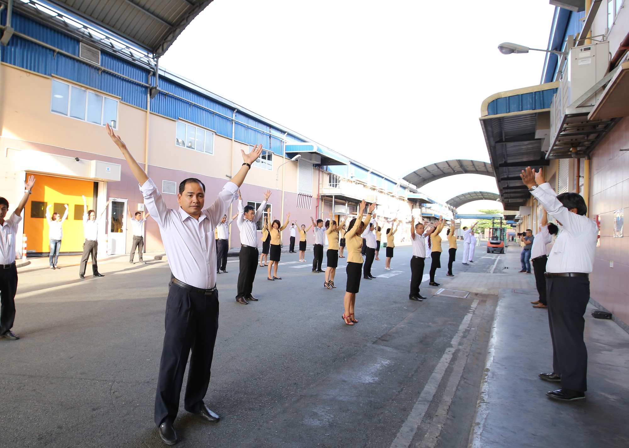 Xây đắp mái nhà chung