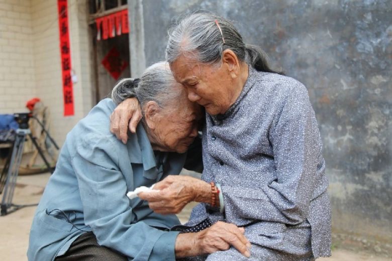 Tìm được chị gái thất lạc sau 79 năm