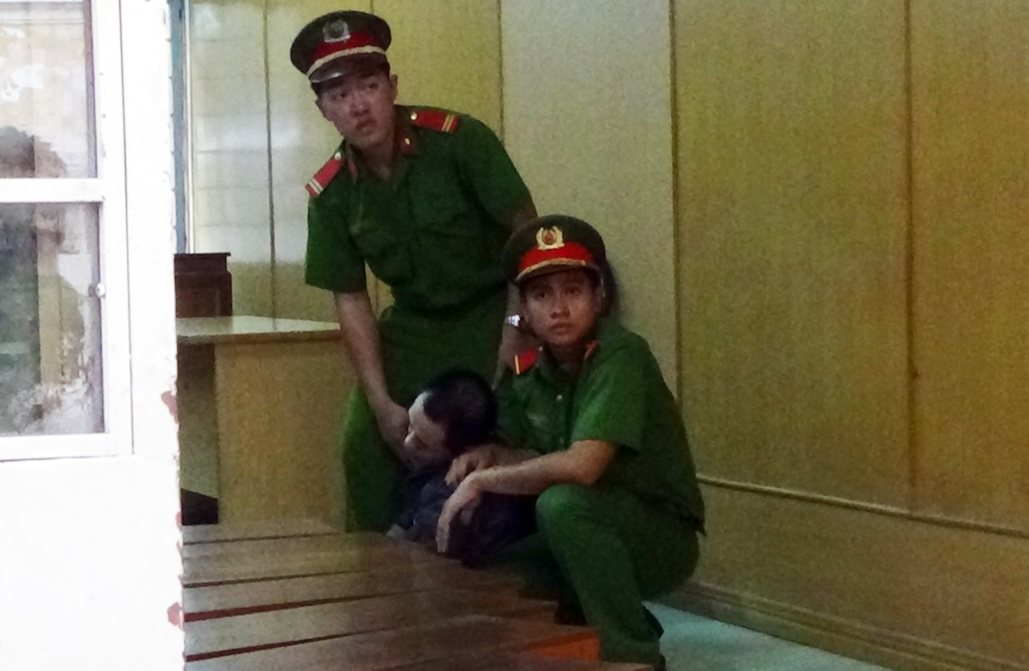 Tướng cướp ngất xỉu khi nghe tuy&ecirc;n &aacute;n tử h&igrave;nh - Ảnh 3.