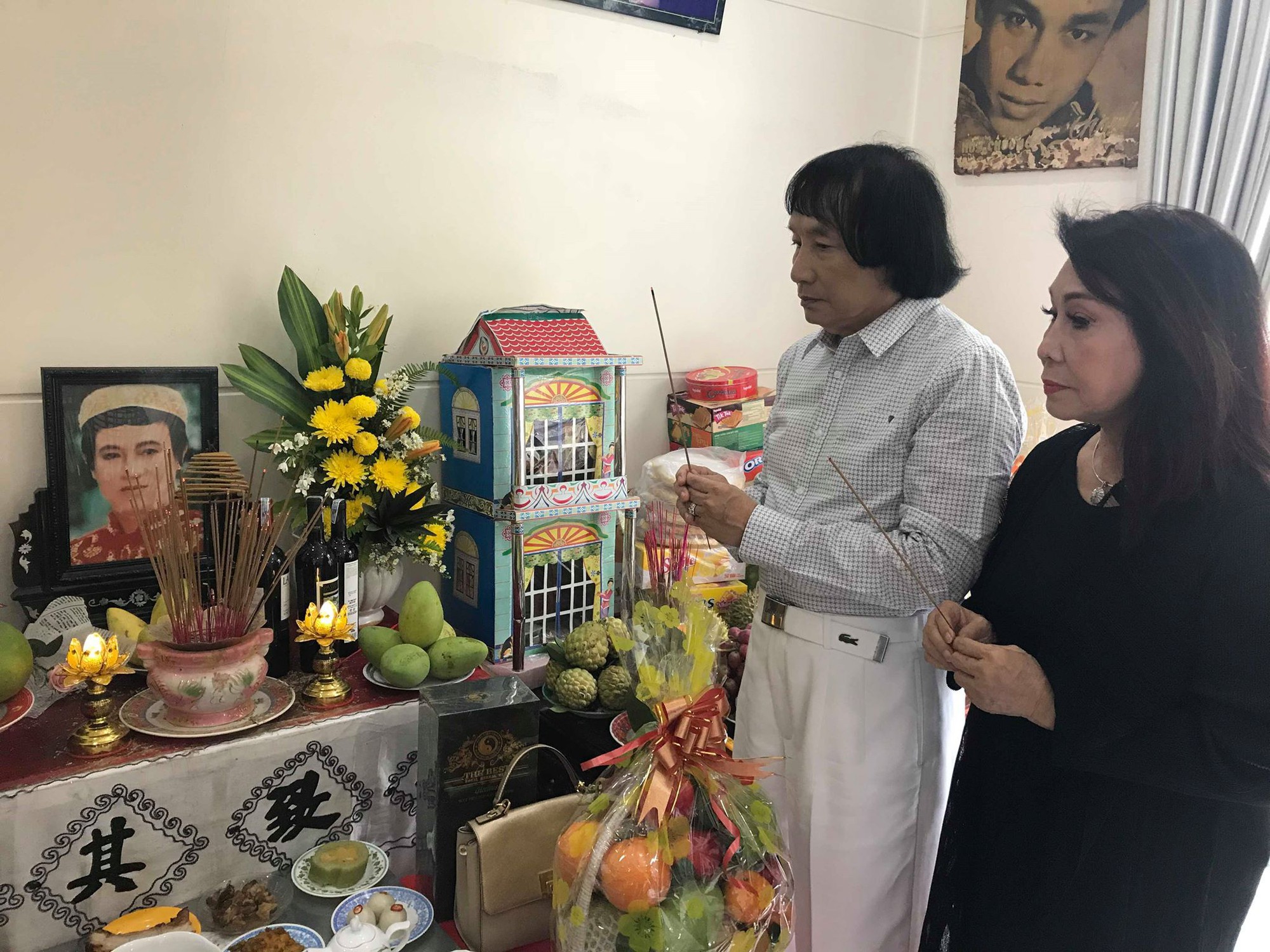 Minh Vương ca bên cầu dệt lụa tưởng nhớ Thanh Sang trong ngày giỗ đầu - Ảnh 6.