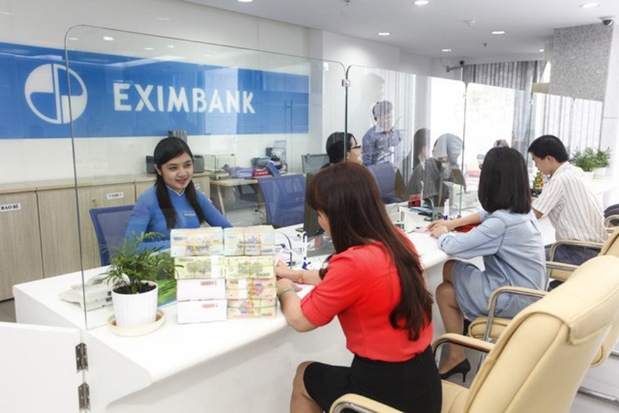 Gửi tiền ng&acirc;n h&agrave;ng - l&agrave;m sao tr&aacute;nh rủi ro? - Ảnh 1.