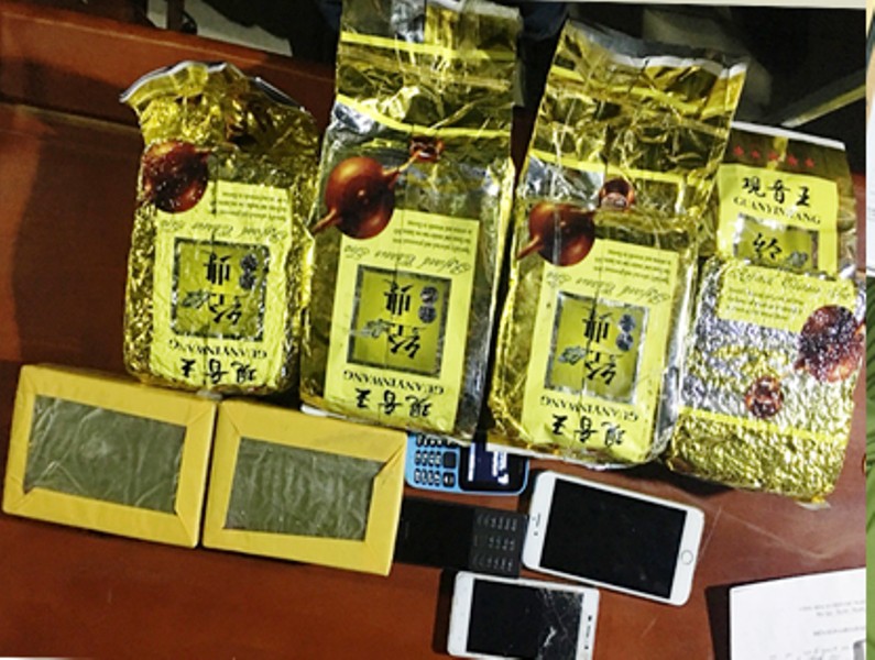“Ôm” 1,5 tỉ đồng đi mua 4 bánh heroin và 4 kg ma túy đá