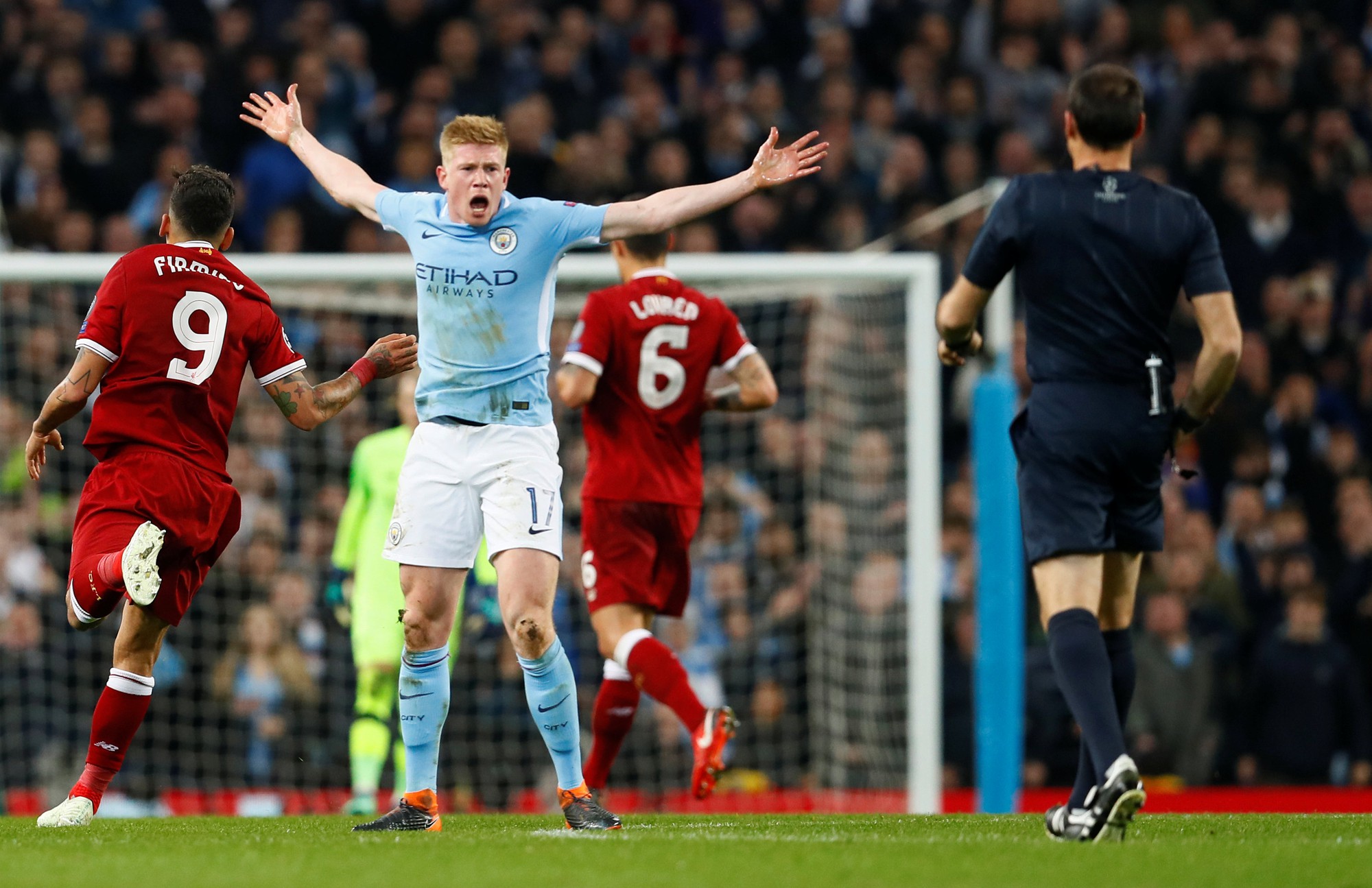Man City bị loại, Guardiola chỉ tr&iacute;ch trọng t&agrave;i - Ảnh 2.