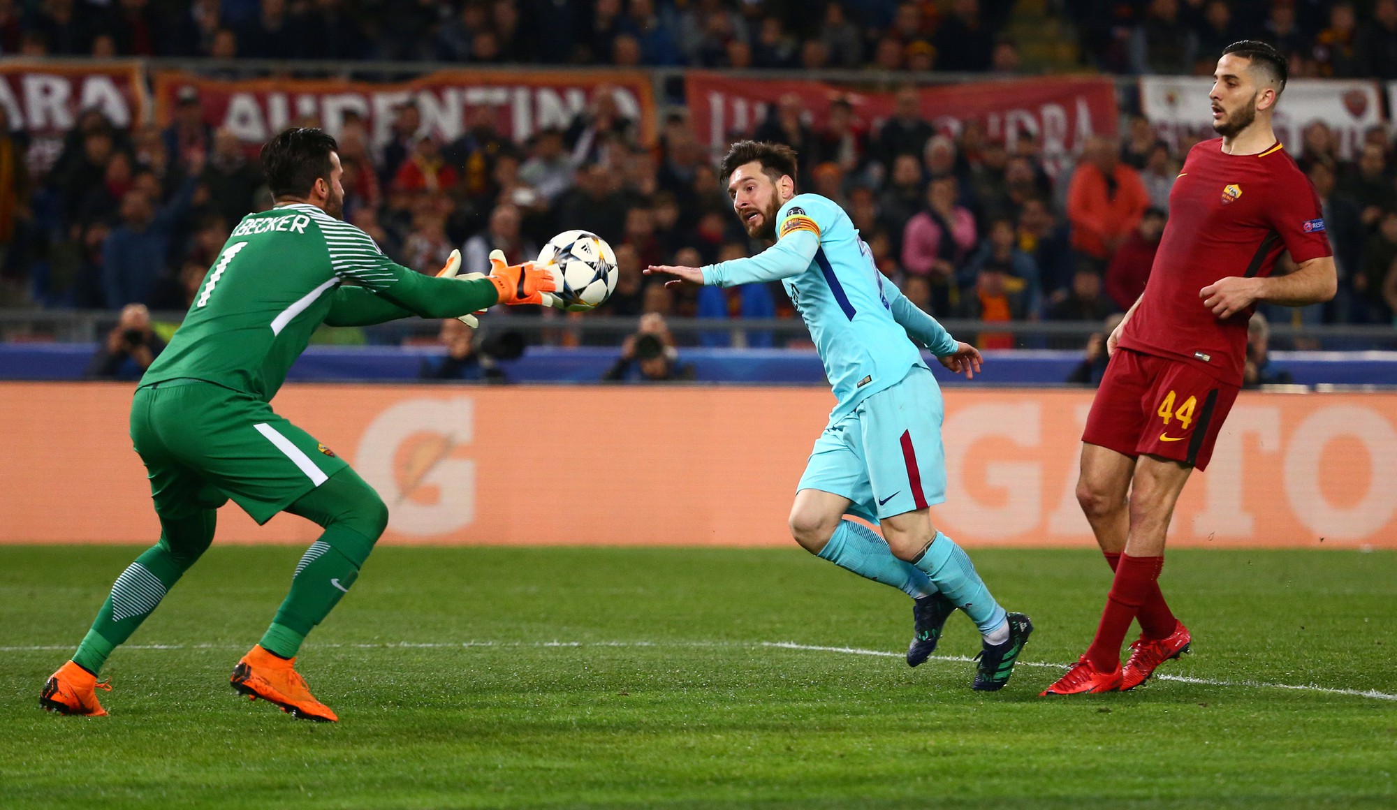AS Roma gây địa chấn, đánh bại Barca trên đất Ý - Ảnh 1.