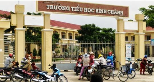 Vụ cô giáo quỳ gối ở Long An:  Hiệu trưởng bị điều xuống đứng lớp