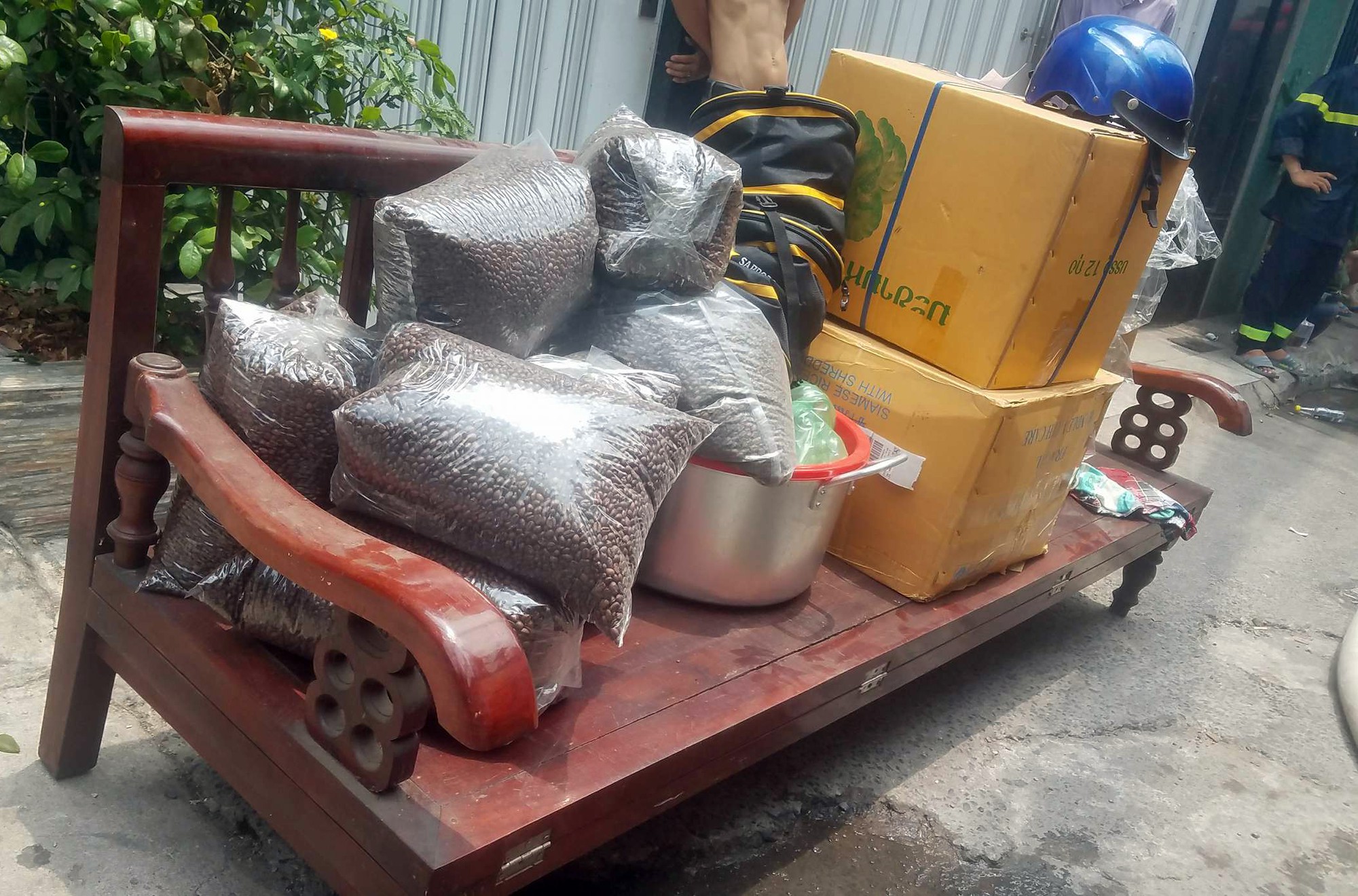Ch&aacute;y nh&agrave; 2 tầng kinh doanh c&agrave; ph&ecirc; v&agrave; ph&ograve;ng trọ ở T&acirc;n B&igrave;nh - Ảnh 2.