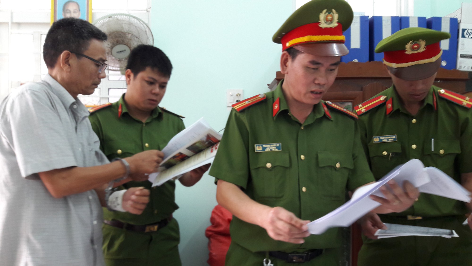 Tạm giam cán bộ xã “rút ruột” hàng trăm triệu đồng ngân sách
