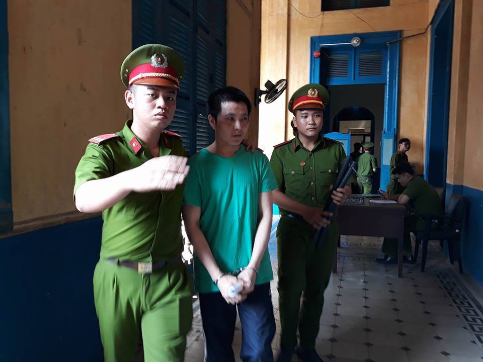 Ghen tuông, sát hại người tình ở quán cà phê