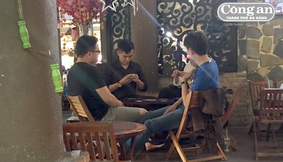 Sinh vi&ecirc;n  Đ&agrave; th&agrave;nh trong v&ograve;ng xo&aacute;y ăn chơi - Ảnh 1.