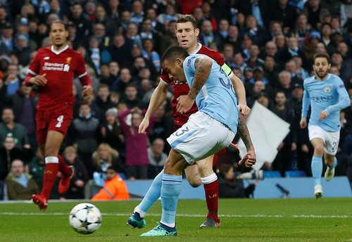 Guardiola d&iacute;nh đ&ograve;n th&ugrave; trọng t&agrave;i, Man City bị loại Champions League - Ảnh 2.