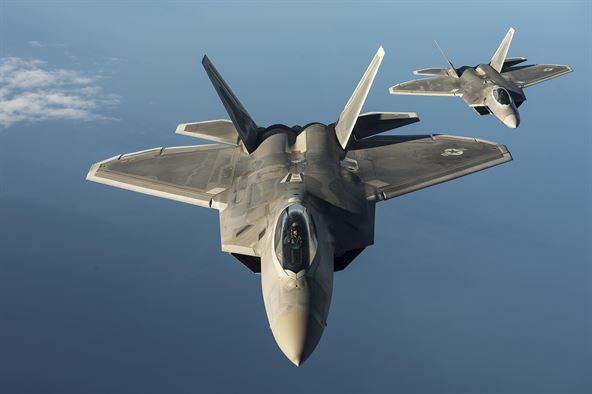 Mỹ sẽ d&ugrave;ng vũ kh&iacute; n&agrave;o đ&aacute;nh Syria? - Ảnh 2.