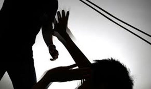 Bị bạo lực tình dục, nam sinh sát hại doanh nhân đồng tính