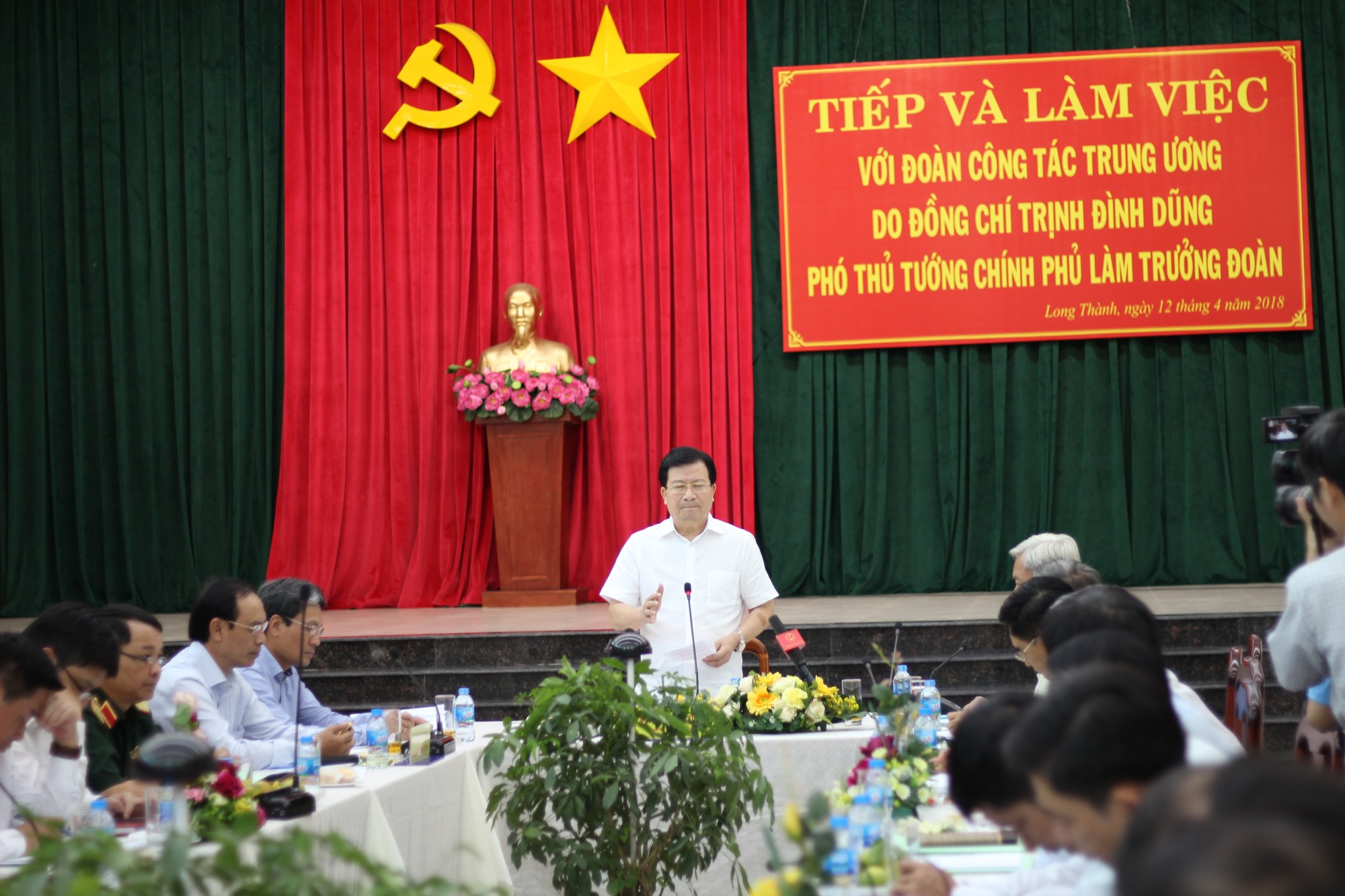 Ph&oacute; Thủ tướng thị s&aacute;t v&ugrave;ng sẽ giải tỏa trắng để x&acirc;y s&acirc;n bay Long Th&agrave;nh - Ảnh 2.