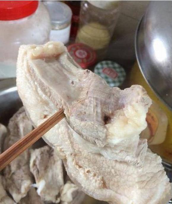Tuyệt chiêu chiên thịt heo da vàng ươm, giòn rụm - Ảnh 2.